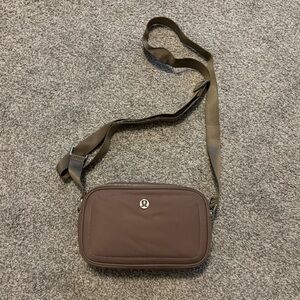 Lululemon Crossbody Camera Bag 2L